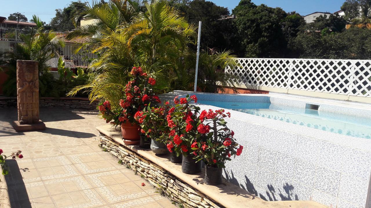 Hotel Acropolis Maya Copan ภายนอก รูปภาพ